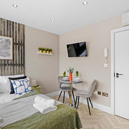 Boutique Heathrow Studio'S - Parking - Garden Leilighet Harmondsworth Eksteriør bilde