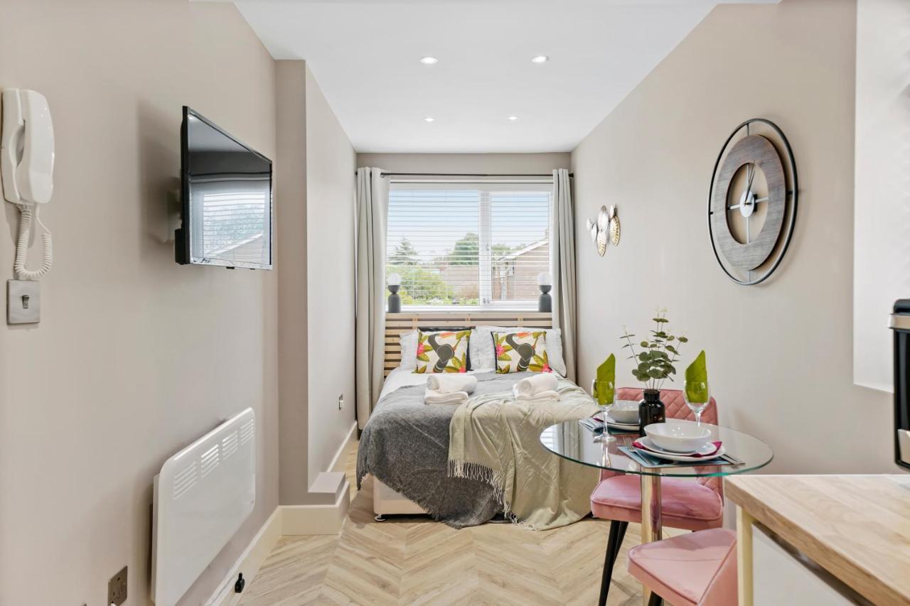 Boutique Heathrow Studio'S - Parking - Garden Leilighet Harmondsworth Eksteriør bilde