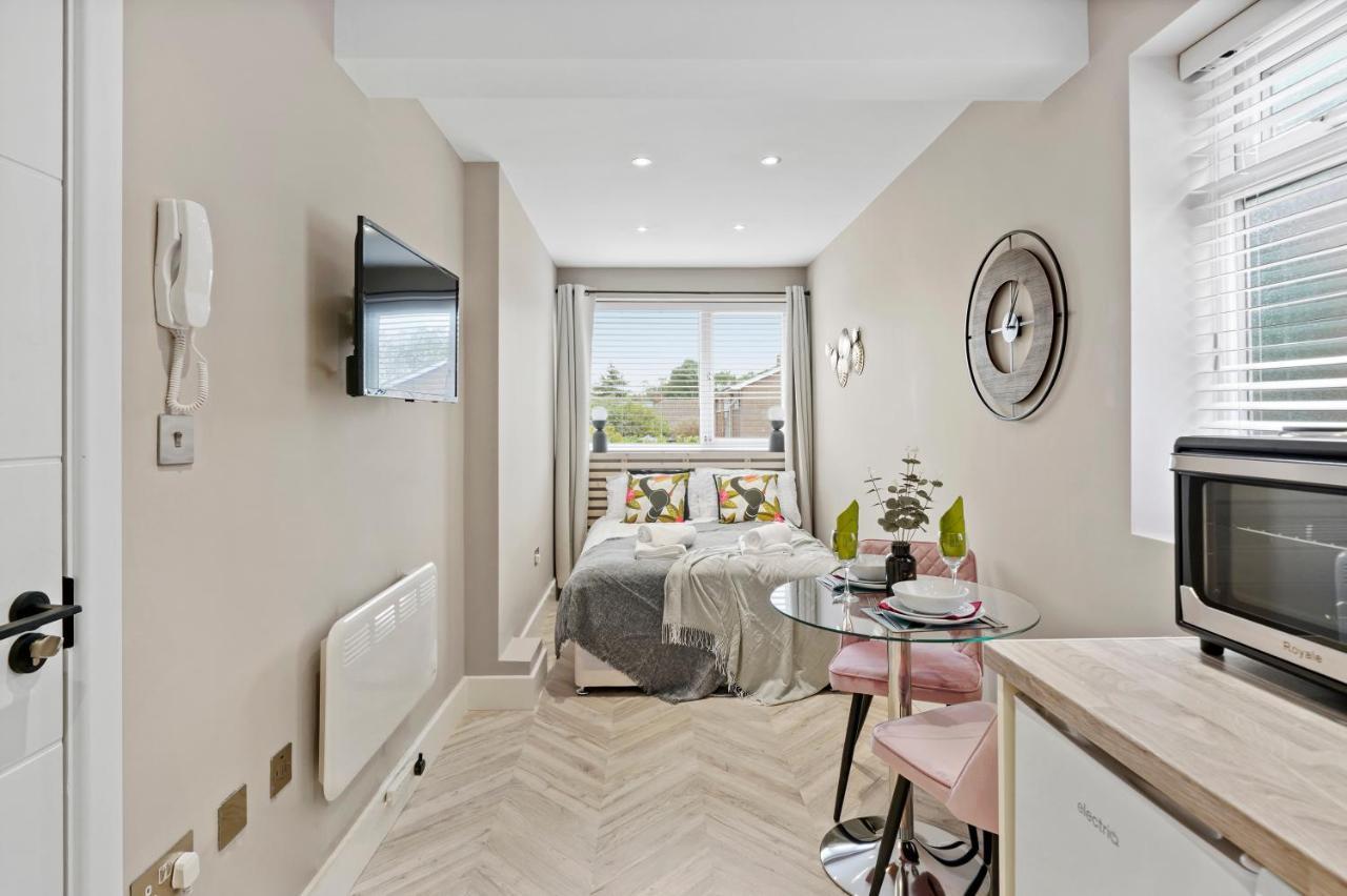 Boutique Heathrow Studio'S - Parking - Garden Leilighet Harmondsworth Eksteriør bilde