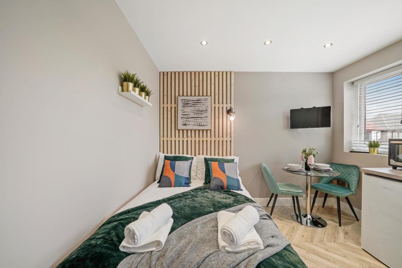 Boutique Heathrow Studio'S - Parking - Garden Leilighet Harmondsworth Eksteriør bilde