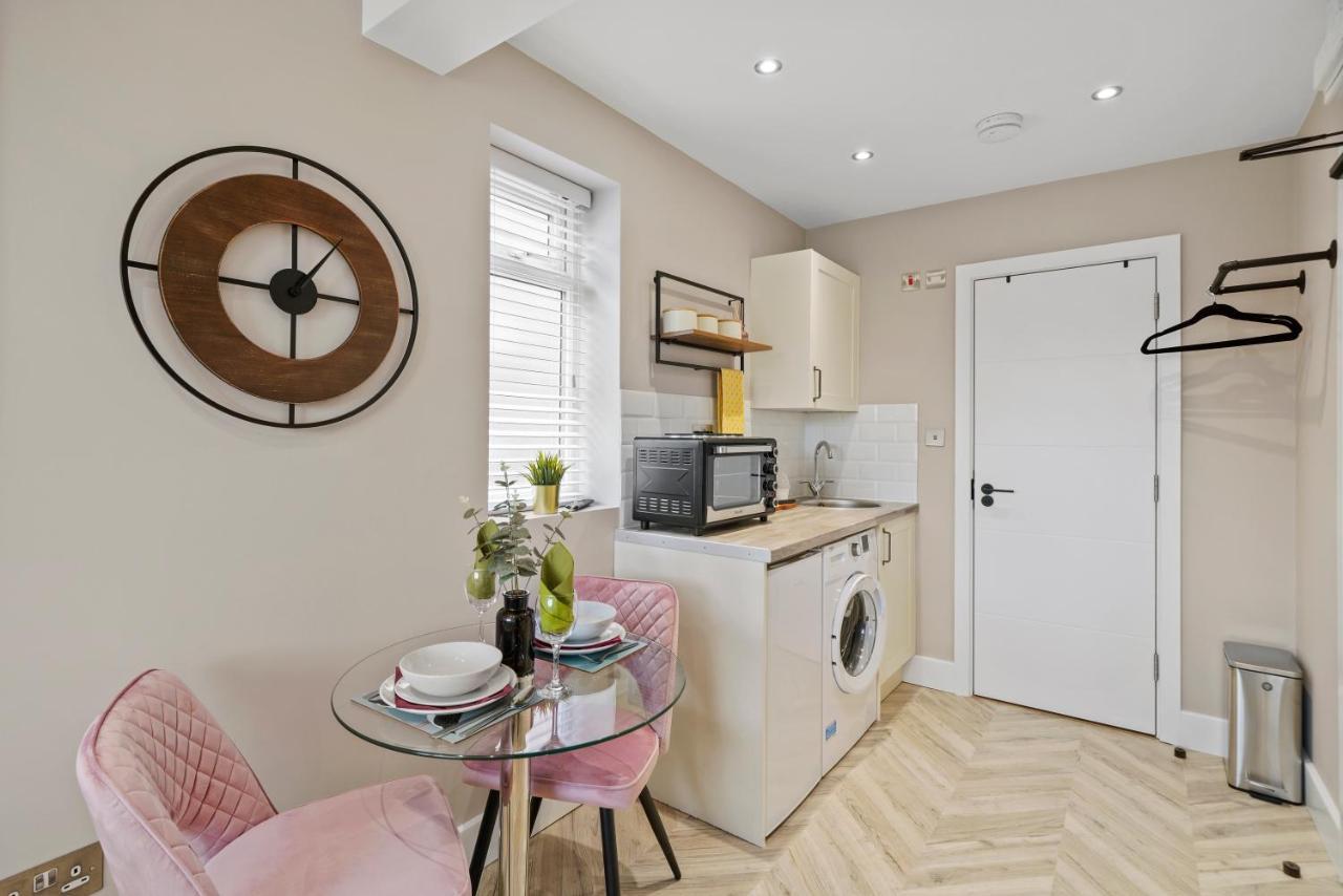 Boutique Heathrow Studio'S - Parking - Garden Leilighet Harmondsworth Eksteriør bilde