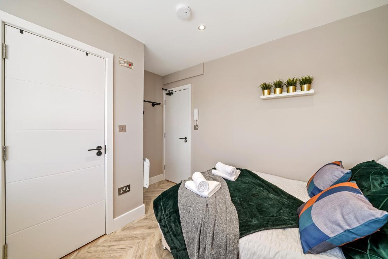 Boutique Heathrow Studio'S - Parking - Garden Leilighet Harmondsworth Eksteriør bilde