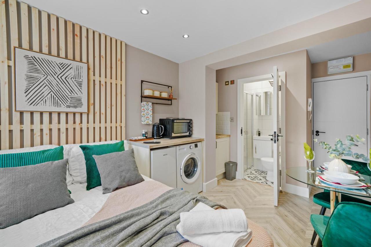 Boutique Heathrow Studio'S - Parking - Garden Leilighet Harmondsworth Eksteriør bilde